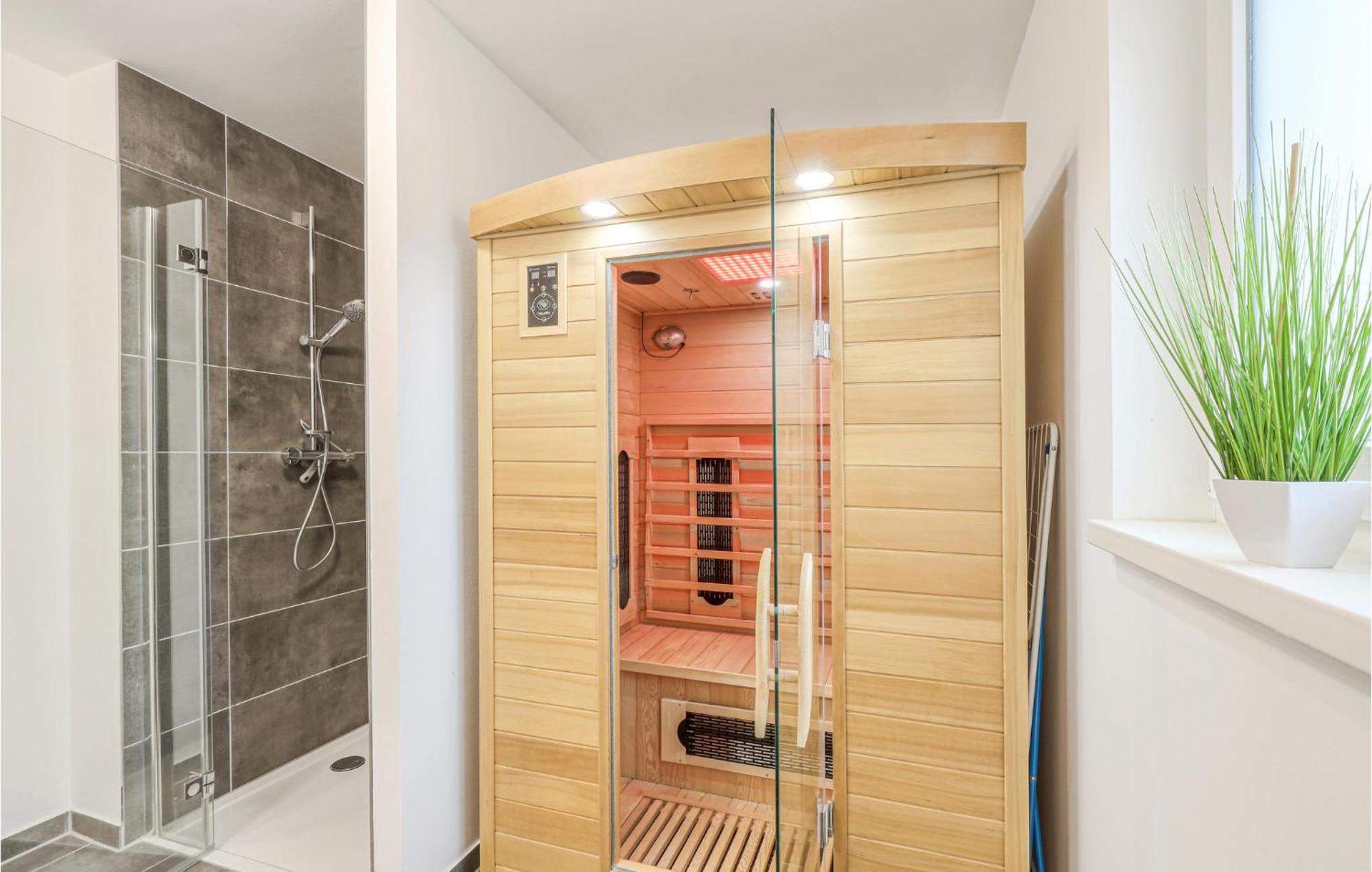 Nice Home In Tossens With Kitchen Екстер'єр фото