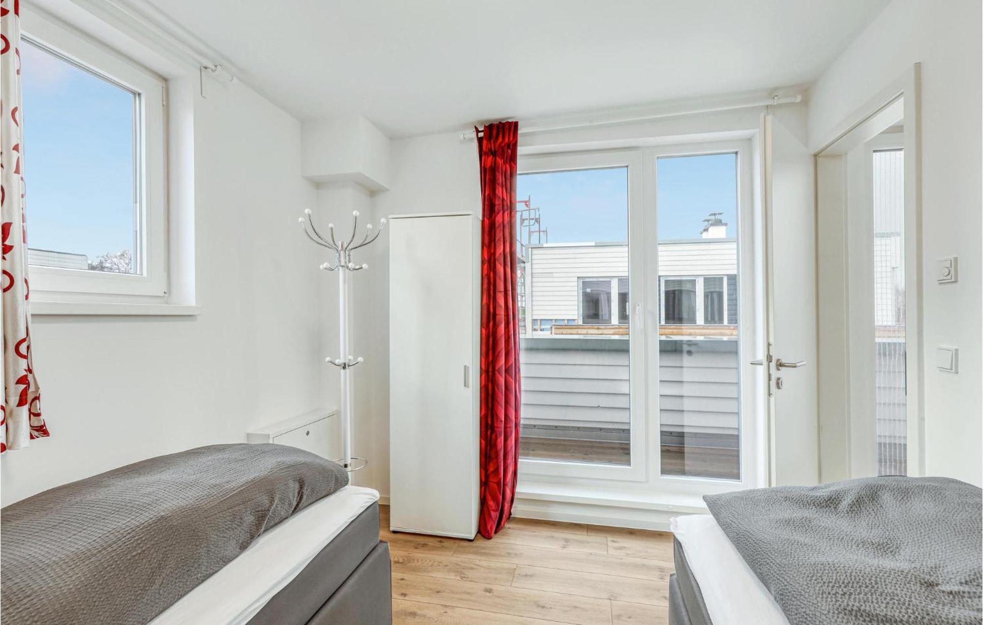 Nice Home In Tossens With Kitchen Екстер'єр фото